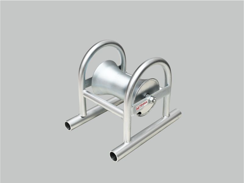 Cable roller pipe plate
